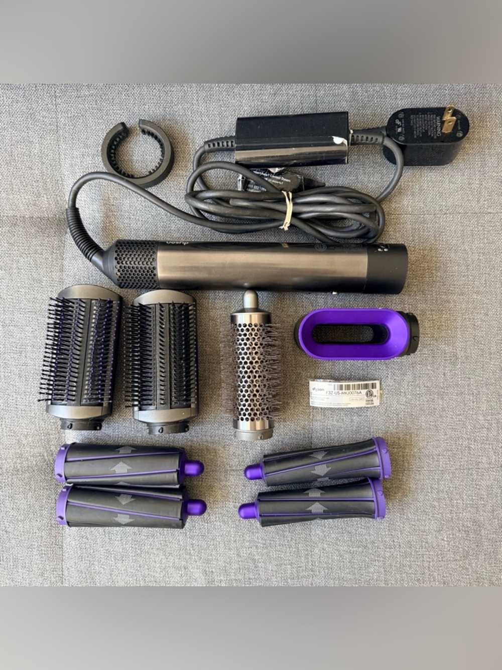 Dyson styling set in Black and Purple